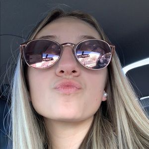 Meet your Posher, Ciara